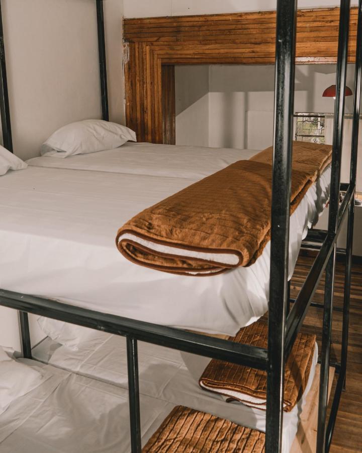 Wild Monkey Hostel Куэнка Экстерьер фото